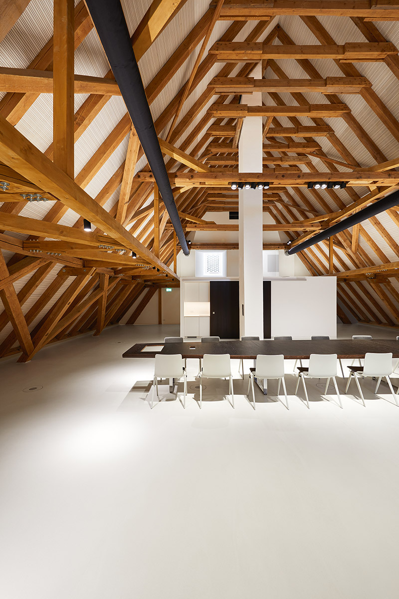 Rathaus Denklingen -  Holzdachstuhl - Lichtschnorchel - TROPP LIGHTING DESIGN
