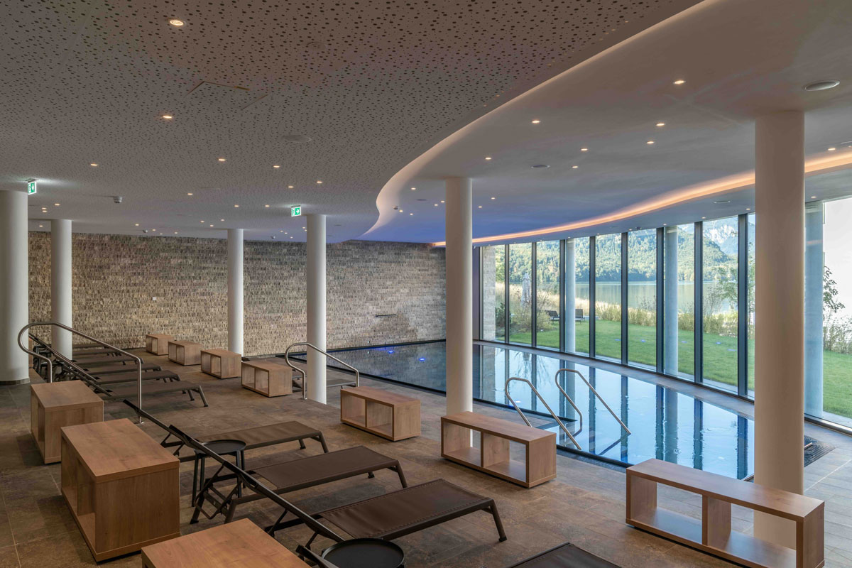 Ameron Neuschwanstein Alpsee Resort, Hohenschwangau - Spa Indoor-Pool  - TROPP LIGHTING DESIGN