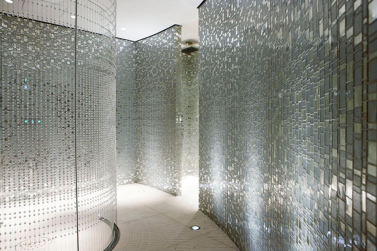 Chalet N - Duschbereich Swarovski-Kristalle Spiegelmosaike - TROPP LIGHTING DESIGN