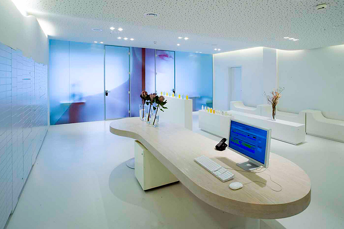 Lanserhof Health und Beauty Center, Innsbruck - Beautybereich wie Insel - Lichtoase - TROPP LIGHTING DESIGN