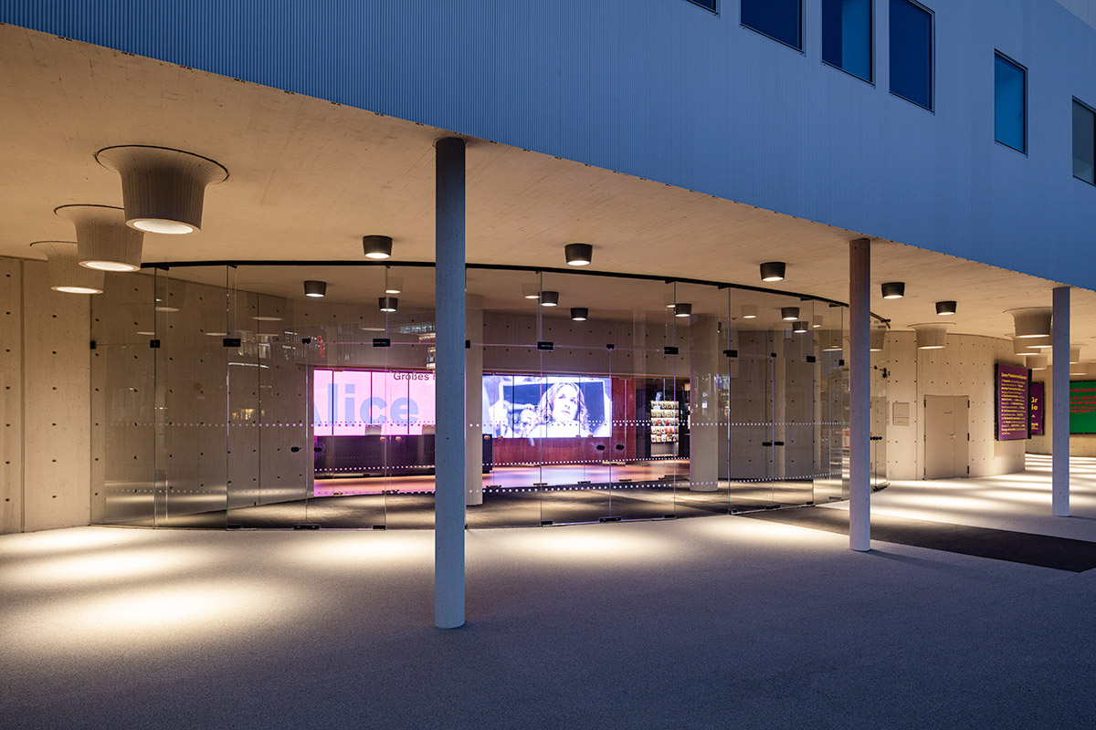 Düsseldorfer Schauspielhaus - Eingangsbereich - TROPP LIGHTING DESIGN