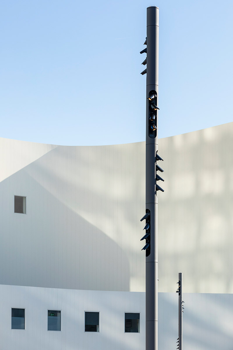 Gustaf-Gründgens-Platz, Düsseldorf – Lichtstelen - TROPP LIGHTING DESIGN